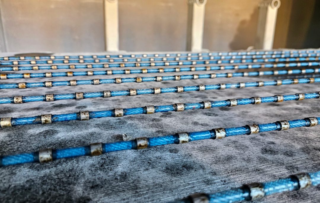 Diamond wires laid out on a stone block